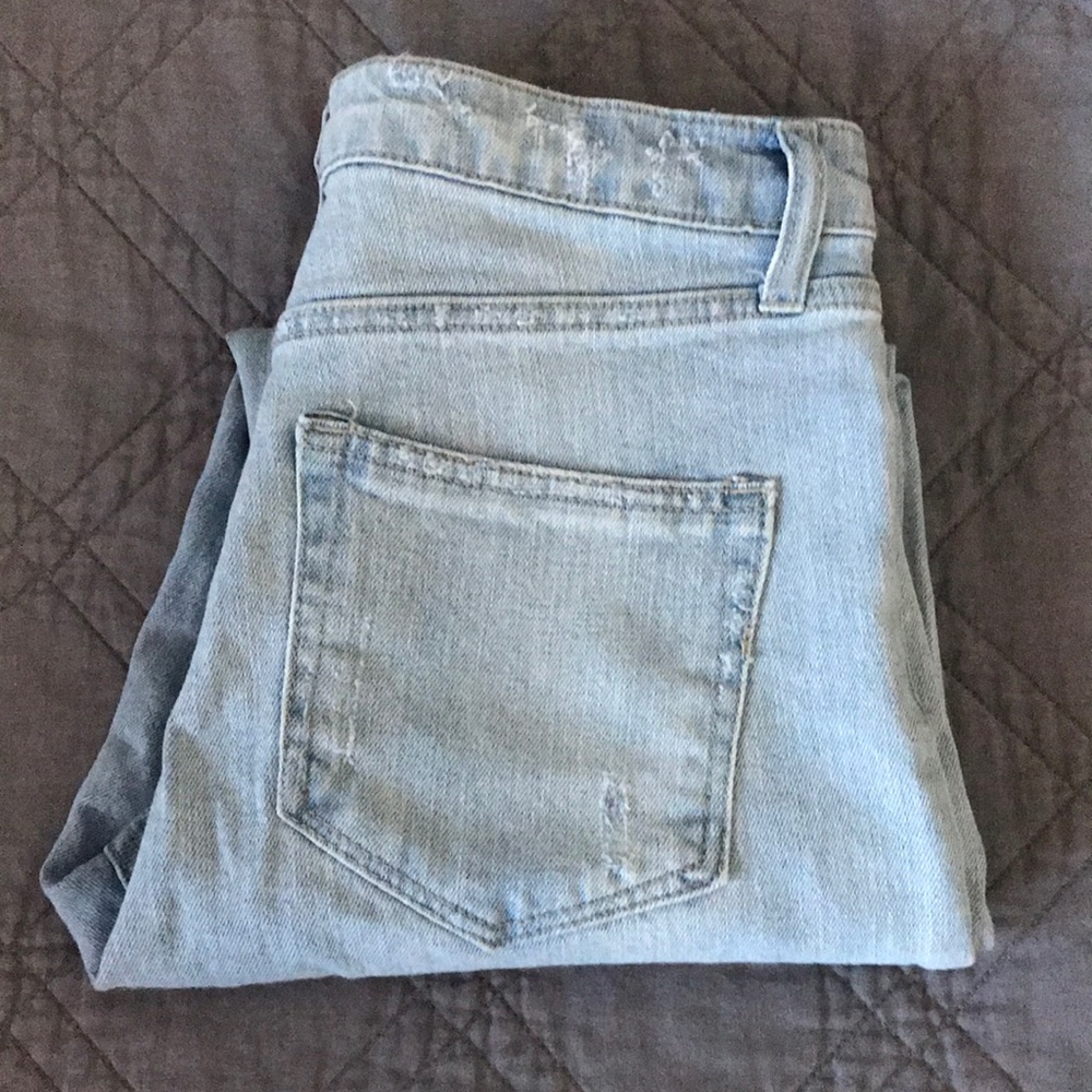 Light wash mom jeans